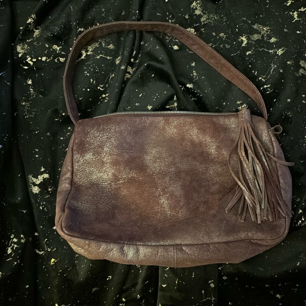 Hobo brand hobo style shoulder bag in plum. New without tags